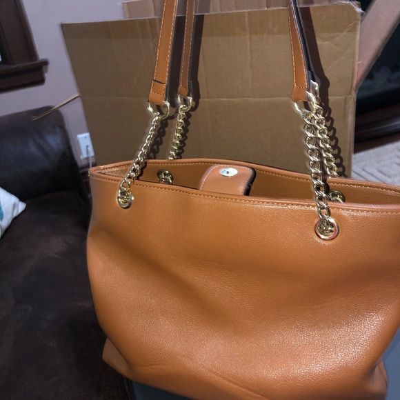 Anne Klein Tote Purse - Picture 4 of 6